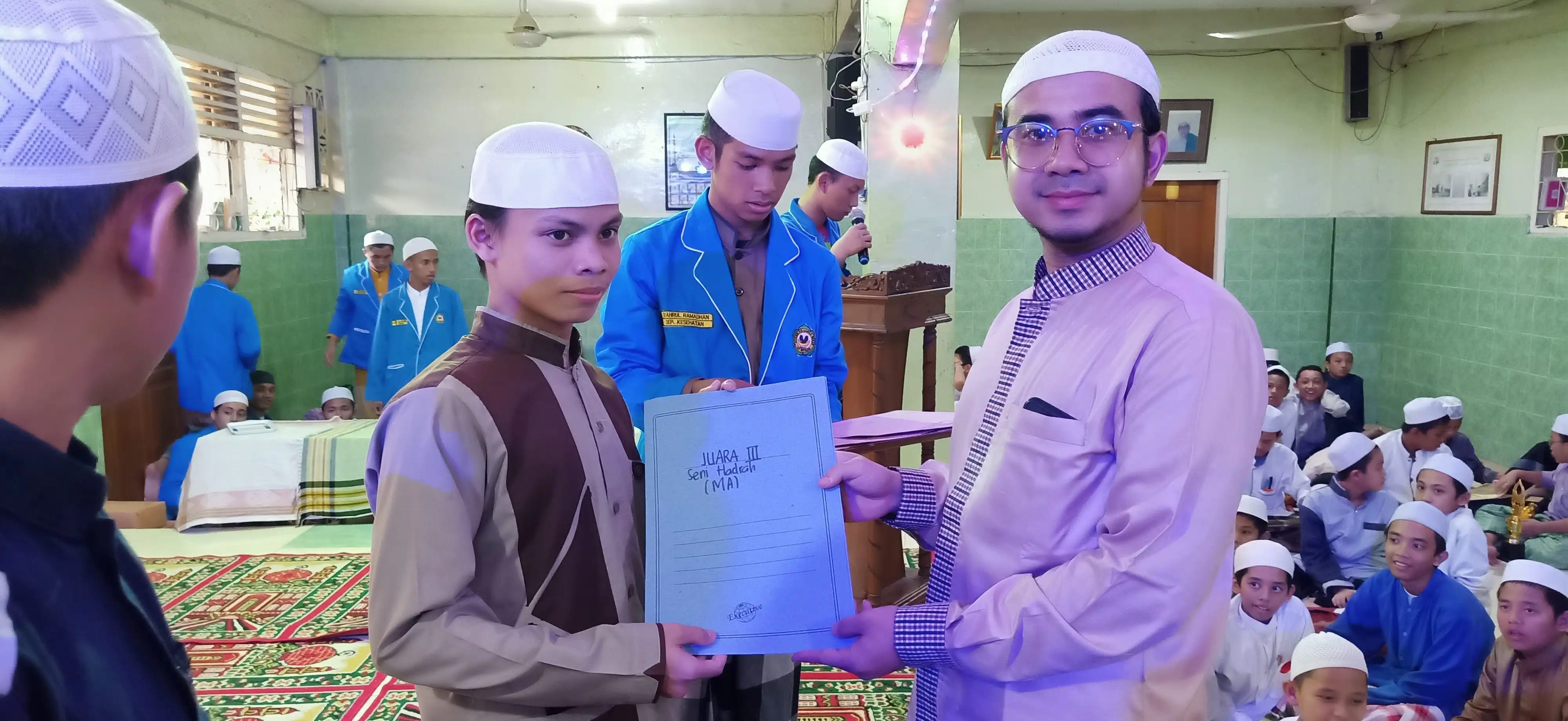 Pembagian Hadiah 85
